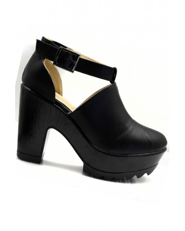 Sapato Aberto Plataforma CHUNKY Cleated Dark Boot Heels